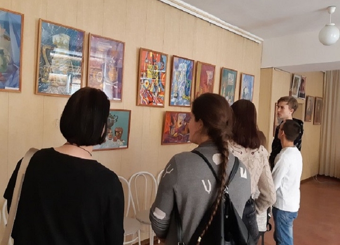 В Филиале прошло открытие персональной выставки учебных работ студентов группы 302 «Ступени к творчеству»